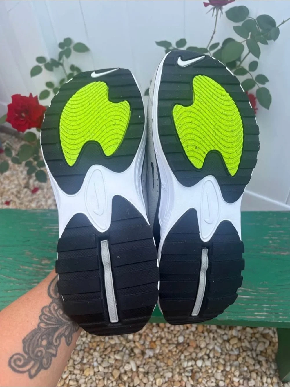 Womens Nike Air Max Bliss Sneakers size 10